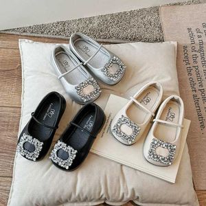 Sneakers 2024 Spring and Autumn Baby Girls Leather Shoes Childrens Rhinestone Party Princess Shoes Comfortable Non slip Soft Sole Childrens Shoes Q240506