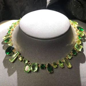 Sommarfärgad gema kvinnors halsband godis gröna kristaller vatten droppe oregelbundna gröna kristallörhängen armband smycken n003366
