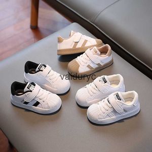 Sneakers 2023 Spring and Autumn New Childrens skor pojkar baby bebisar skal topp flickor lilla vit h240506