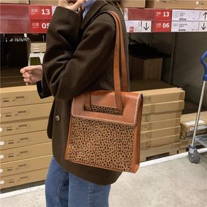 Sacchi da sera Leopard Modello vintage Borsa per spalla per spalla da donna Ladies Ladies Americ Retro College Girls Book Borse Borse