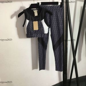 Tasarımcı Trailtsuit Kadın Marka Kadın Giyim Yaz İki Parça Set Moda Mektubu Baskı Logosu Bayanlar Vest Kız Pantolon Mayıs 06 Jogger