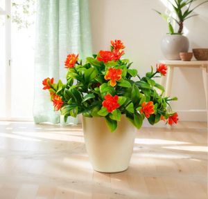 装飾的な花ミニ人工小さなバラの花の盆栽の小さなシミュレートされたシミュレートされた植物オフィステーブルの装飾品のために植物