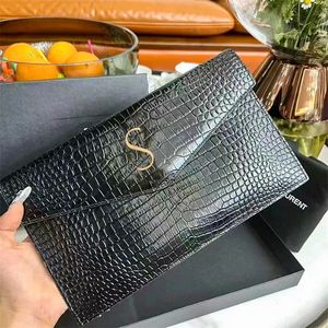 Luxury Womens Classic Flap Caviar Purses Designer Bags Mens Wallet Cross Body Shoulder Envelope Bag Fashion Läder Totes Handväskor Krokodilmönstrad kopplingsväska