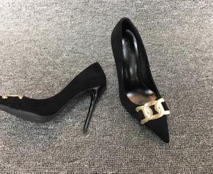 Luksusowe seksowne buty sztyletowe kobiety projektanty pompki impreza sukienka wieczorna buty patentowe skórzana cekinowa klamra płytkie usta spiczaste palec u nóg moda buty na wysokie obcasy buty