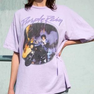 Camiseta feminina 6022 Rain roxo Rain Retro Graphic T-shirt feminino de manga curta O-pescoço roxo Top Top Cotton Loose Music Music Manoms Topl2405
