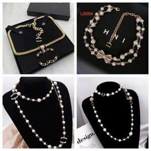 Fashion 18K Gold Plated Luxury Brand Designer Pendants Necklaces Crystal Pearl Titanium steel Letter C Choker Pendant Necklace Sweater Chain Jewelry Accessories