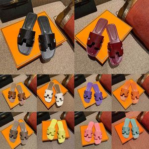 Sommardesigner Oran Sandals for Women Famous Slides Tisters Luxury Black White Brown Leather Patent Slide Womens Flip Flop Size 35-42