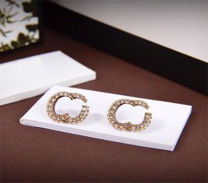 Şık tasarımcı mektup kolye küpeler cazibe şeffaf kristal top saplamaları bayanlar rhinestone dangler ile hediye box6919788