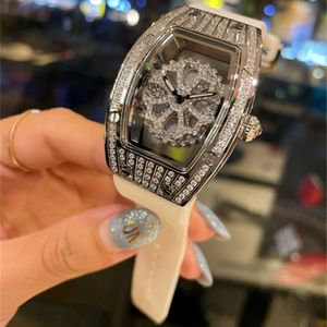 Orologi da donna di Montre de Luxe 32 46 mm Movimento in quarzo Cannone in acciaio Fine in acciaio Cingcio di gomma Austriaco Diamante Orologio Diamond Orologi 284G 284G