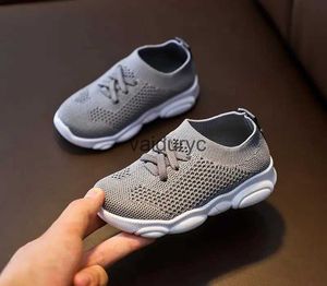 Sneakers Buty dla dzieci przeciwpoślizgowe miękkie gumowe dno trampka dla niemowląt swobodne płaskie ldren rozmiar dla dzieci chłopcy sport H240506