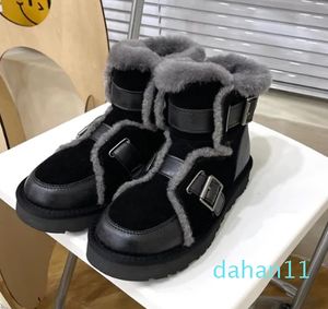 Stivali di lusso da uomo scarpe da donna pelliccia di pecora stivali da neve stivali di cotone da donna moto motocicletta in alto top sola lana in pilota inverno inverno inverno inverno inverno