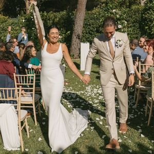 Proste syrena Suknia szyi szyi szyi ślubne Suknie ślubne długie Spagehtti Ivory Vestido de novia trąbka Sweet Train Gardal Suknie ślubne otwarte dla kobiet