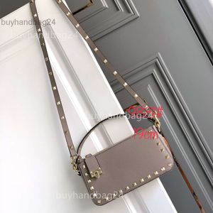 Calf Vlogoo Buckle Bag Bags Handbag Valentyno Leather 2024 Shoulder Crossbody Designer Lady Lock Stud Zipper Purse Fashion New Rivet Trend RIK0