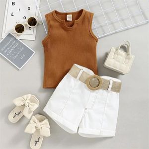 Kläder set barn baby flickor kläder 2024 sommar solid ribbad ärmlösa tank tops mjuka shorts med bältesfanny pack småbarnssats