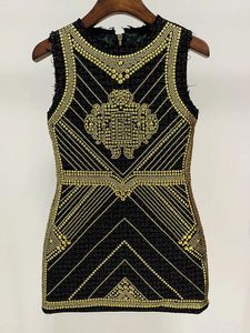 캐주얼 드레스 하이 스트리트 EST 2024 디자이너 세련된 패션 여성의 멋진 소매 소매 금속 리벳 구슬로 된 트위드 미니 드레스