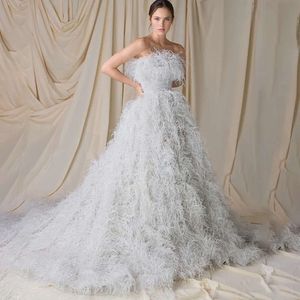 A-Line Luxuriant strapless Feather High Prom Dresses Dress Sleeveless Backless Unique Design Draped Chapel klänning Custom Made Plus Size Princess Robes