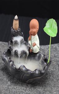 Ceramic Little Monk Backflow rökelsebrännare Creative rökelsehållare Vattenfall Buddhist Aroma Censer Home Decor 20st Cones1828259