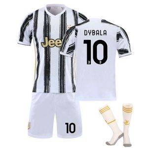 Maglie di calcio per tracce maschili Nuova stagione 2021 Juve Home Gold Jersey con calzini CORRETTA VERSIONE Numero 7 Ronaldo