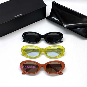 Classic Brand Retro Yoisill Sunglasses 2024 New GM Популярны в Интернете персонализированные маленькие лица Женские Овальные Анти УФ -бокалы