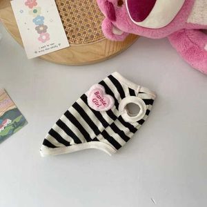 Hundkläder Summer Cotton Waffle Pet Clothes Black and White Rands Bottoming Shirt Cat Puppy Vest Clothing Costume H240506
