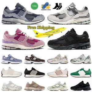 Gratis frakt Casual Shoes Brown Designer 9 6 2002r 2 2R Cherry 530 9060 9060S 327 2002R Protection Pack Pink Rain Cloud Plate-Forme Pink 2002 R Triple Black Red Sneakers