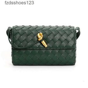 2024 Small Botteggs Leather und Andiamo Venets Hardware Påsar Purse High Buckle Grad mini Luxury Shoulder Square Lock Bag Ny Woven Lady Womens TQP2