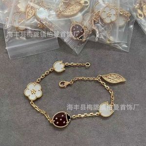 Women exclusive bracelet for showing love High four leaf ladybug five flower with rose gold white with common cleefly