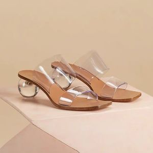 2024 نساء للسيدات أصليًا من الجلد الحقيقي PVC Med Heels Sandals Dress Shoes Pumps Slipper Summer Disual Peep Toe Open Open Open Party One Line Size 34-40