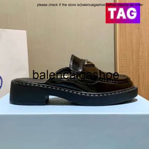 pradshoes loafer monolith prades designer kvinnor casual skor loafers plattform sneakers choklad glansad läder svart borstat läder plus molnbust