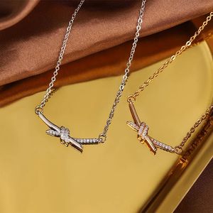 22xx designer högkvalitativ kvinnors halsband mode guldpläterad knuten diamanthalsband sterling silver bröllop födelsedagsfest gåva