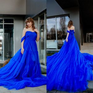 Deep Blue A-Line Prom-klänningar Stropplös kortärmad svep Tågupphämtningar Tiered Celebrity Evening Dresses Plus Size Custom Made L24654