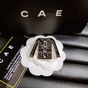 Boutique Channel 18k Gold-Plated 925 Silver Plated Brooch Designers New Clothing Shape Design Fashionable Brooch High-Quality Jewelry Inlay High-Quality Brooch