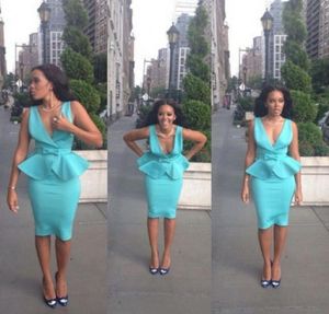 2017 Light Sky Blue Short Cocktail Dresses Deep V Neck Mante Satin Peplum Kne Längd Backless Prom Party Dresses Women Casual DR4290728