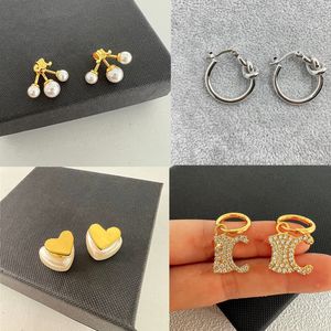 Populär ny topp celi designer klassisk personlig sko naglar kvinnors guldpläterade romantiska ljus lyxiga örhängen Mother Valentine's Day Wedding Jewelry