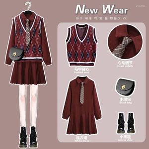 Arbetsklänningar Fashion Design Preppy Suit 2024 Spring and Autumn Female Students Korean version av Loose Pleated Dress Vest Two-Piece Set