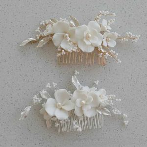 Pannband handgjorda vit keramisk blommakam lämplig för brudar utsökta gyllene blad pärlor bröllop huvudboll smycken q240506