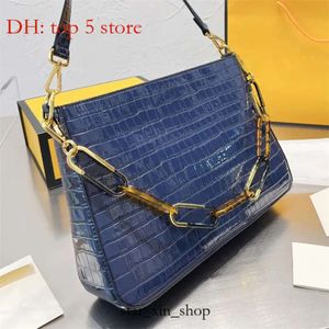 fendidesigner bag 2024 Women Bag Designer Women Luxury Armpit O'lock Swing Bag Patent Leather Retro Style with Metal Handbag 8624