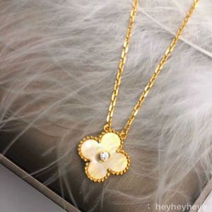 Fashion High version Van Clover Necklace Womens V Gold Thick Plated 18k Rose Small Beimu Jade Marrow With logo