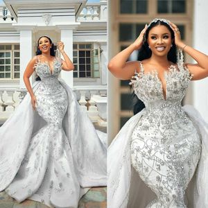 Luxury Crystal Wedding Dresses Spaghetti Straps Bridal Gowns Detachable Train Sleeveless Custom Made Bride Dress Plus Size