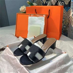 Designer Slipper Sandal High Version y Version Summer New h Slippers Available for Women to Wear Thick Heels High Heels and Sandals