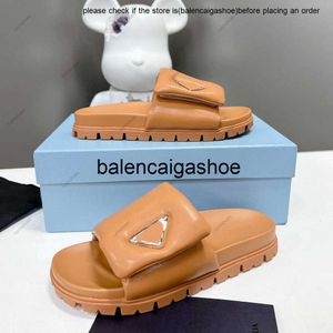 Pradshoes imbottiti morbidi Prades nappa pannelli in pelle scivolano sandali estivi sandali scarpe slipon piatti di sandalo donna designer di lusso diapositive sliplo fabbrica