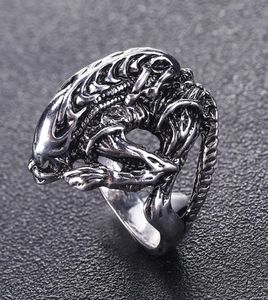 Säljer AVP Alien Punk Ring Warrior Rings Cool Jewelry Animal Skull Biker för män och kvinnor2831628