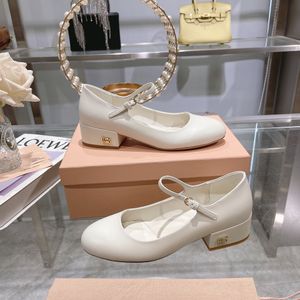 Scarpe per abiti da design per donne comfort chic: mary janes color crema il tuo compagno di stile perfetto!Teli della pompa di lusso Classici tacchi a blocchi alto