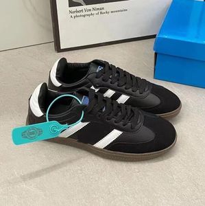 Erkekler Kadınlar Sıradan Spor Ayakkabıları Koşu Ayakkabıları Düşük Kesim Dikişli Boş Zamanlı Spor Ayakkabı Açık Mekan Unisex Zapatos Trainer