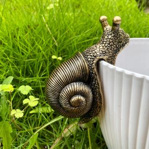 Sculture di sculture vintage in bronzo da arrampicata con snail fiore pentola e abbraccio in miniatura in miniatura decorazioni artistiche in resina da giardino fata