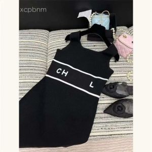 24 Channel CC Designer Women's Printing Dresses Fashion Paneled Dress Womens Casual ärmlösa långa kjol