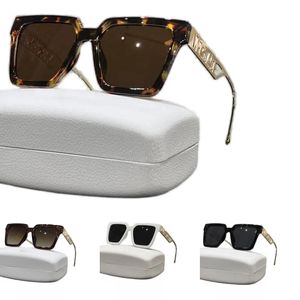 Occhiali da sole designer di lusso Donna Adumbral Man Occhiali da sole Porized Lentes de Sol Mujer Shades Beach Beach Exquisite Populano 2024 New Hot HJ0103 H4