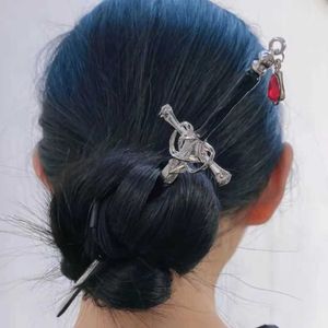 Andere Vintage Punk Chinese Schwert Rubin Anhänger Haarnadelhaarstick für Frauen trendige Persönlichkeit Metall Quaste Hair Clip Accessoires