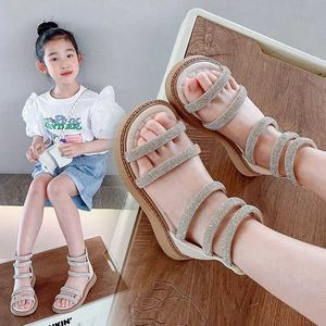 Sandals Girls Roman Sandals 2024 Summer New Childrens Sweet Princess Fashion Crystal Shoes for Party Wedding Show Elegant Temperament