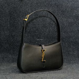Designer damska złota klamra litera pojedynczego ramion skórzana retro przekątna krzyż nosiła torbę torebki na portfele pod pachami
